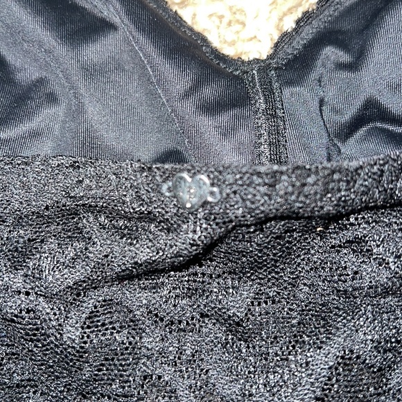 PINK Victoria’s Secret bralette. NWOT - Picture 3 of 4